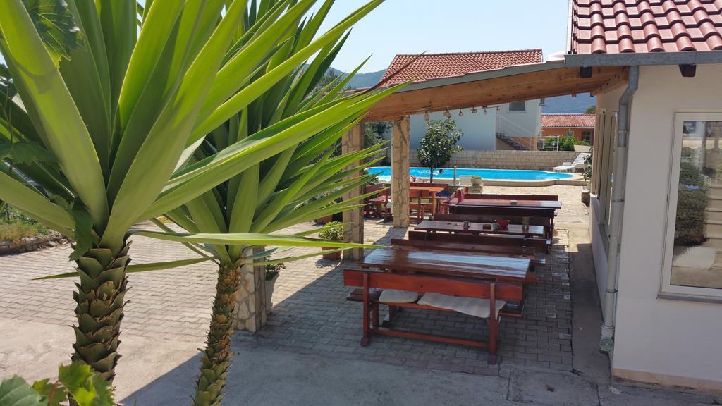 Holiday Resort Balota Kuciste Buitenkant foto